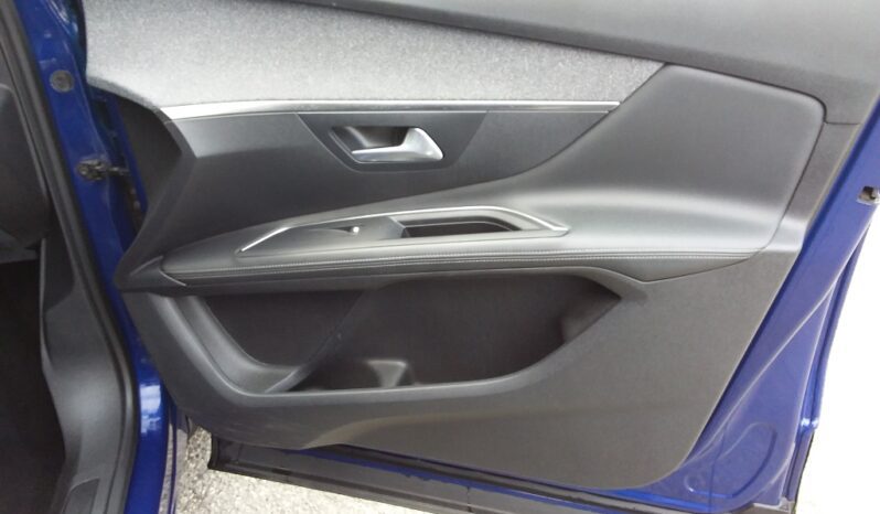 
								Peugeot 3008 BlueHDI 130 ALLURE SS full									